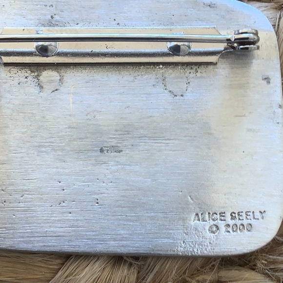 Vintage Alice Seely/Urban Fetishes Petroglyph Brooch/Pin (2000) Dancing Women - Picture 8 of 16